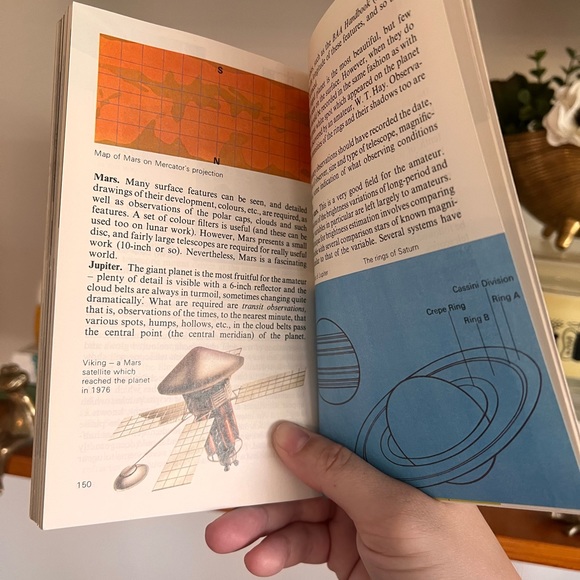 Vintage Astronomy Book 1970s - Picture 6 of 7